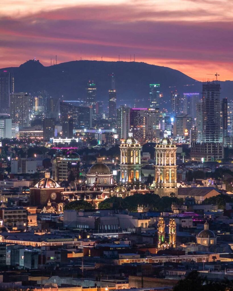 Foto de la ciudad de Puebla Mexico al atardecer. Inversiones en Puebla.